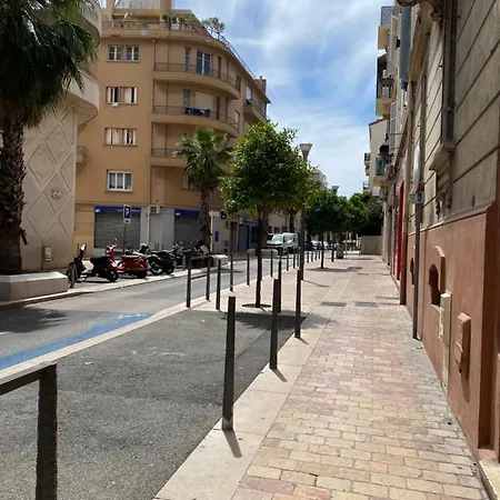 30 M2 Hyper Centre, Neuf, Parking Gratuit, 3 Etoiles 戛纳