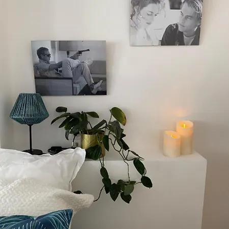 30 M2 Hyper Centre, Neuf, Parking Gratuit, 3 étoiles *