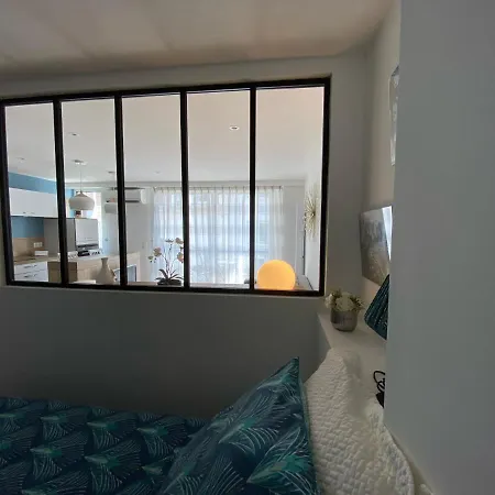 30 M2 Hyper Centre, Neuf, Parking Gratuit, 3 étoiles