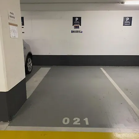 30 M2 Hyper Centre, Neuf, Parking Gratuit, 3 étoiles *