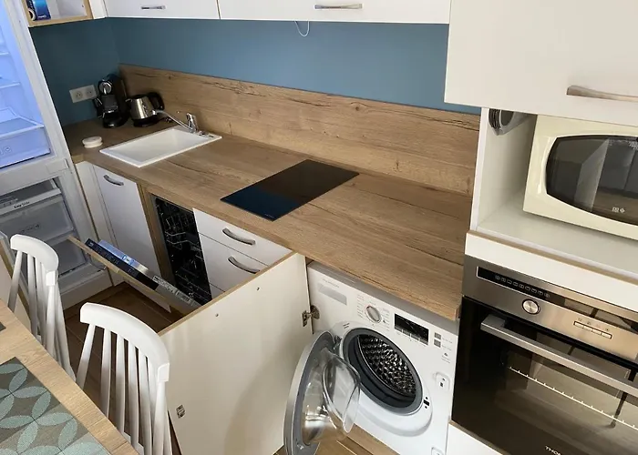 30 M2 Hyper Centre, Neuf, Parking Gratuit, 3 étoiles * Cannes