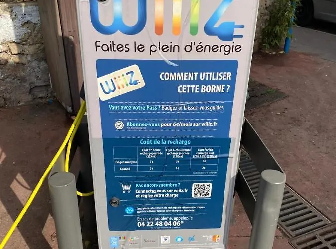 30 M2 Hyper Centre, Neuf, Parking Gratuit, 3 étoiles *