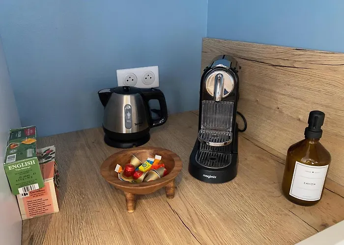 30 M2 Hyper Centre, Neuf, Parking Gratuit, 3 Etoiles *